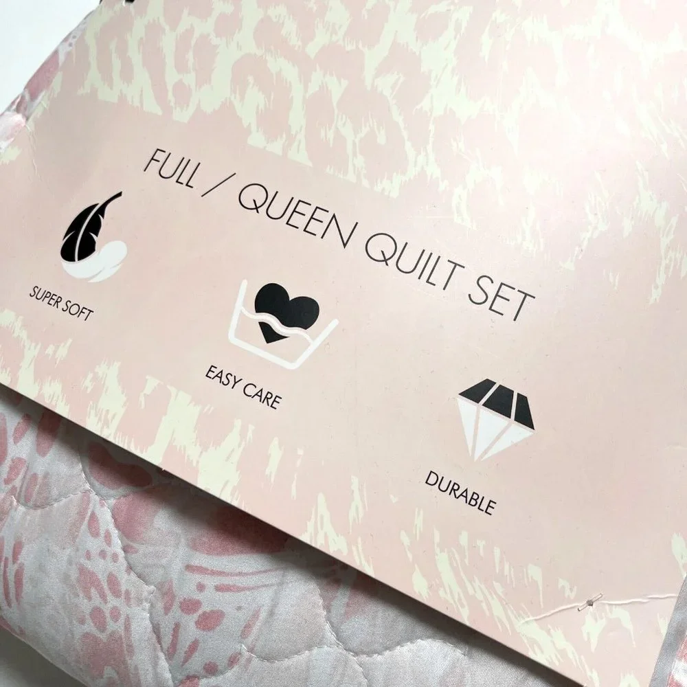 Betsey Johnson 3 Pc Full Queen Quilt Set Pink Floral Ultra Soft NWT 88x88